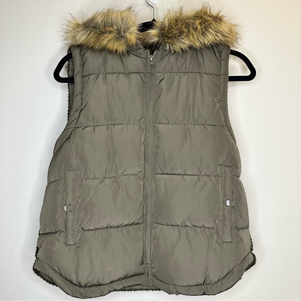 NWT Joe Fresh Olive Green Puff Vest Hooded and fur lined Size M Sweater Back
